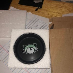 Weeknd kissland ashtray,with a kissland bearbrick